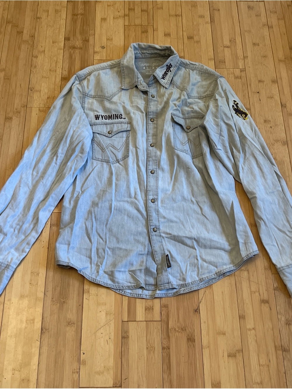 Wyoming Wrangler Retro Colosseum Embroidered Light Gray Denim Button-Up Shirt